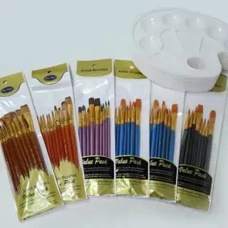 Classroom Craft Kit: 72 pieces including 60 paintbrushes and 12 palettes, ideal for art creation sessions for kids and adults. Perfect for group activities.