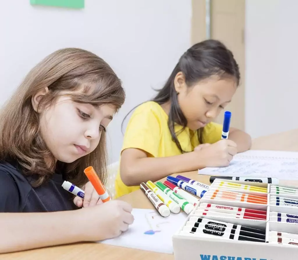 160 Bulk Washable Markers for Kids: 8 Vibrant Colors Perfect for Classroom Projects. Unique Selection for Creative Learning and Art Activities.