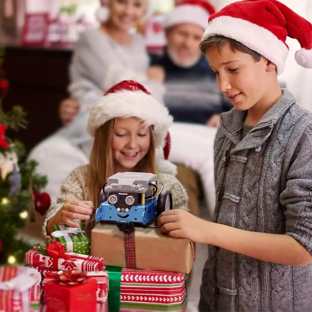 STEM Learning Kit: Makeblock mBot Robotics for Kids with Scratch and Arduino, Ideal for Enhancing Coding Skills and Creativity.