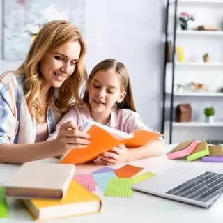 Vibrant 600-piece ruled index card set with ring, ideal for educators and students seeking organized and effective study tools.