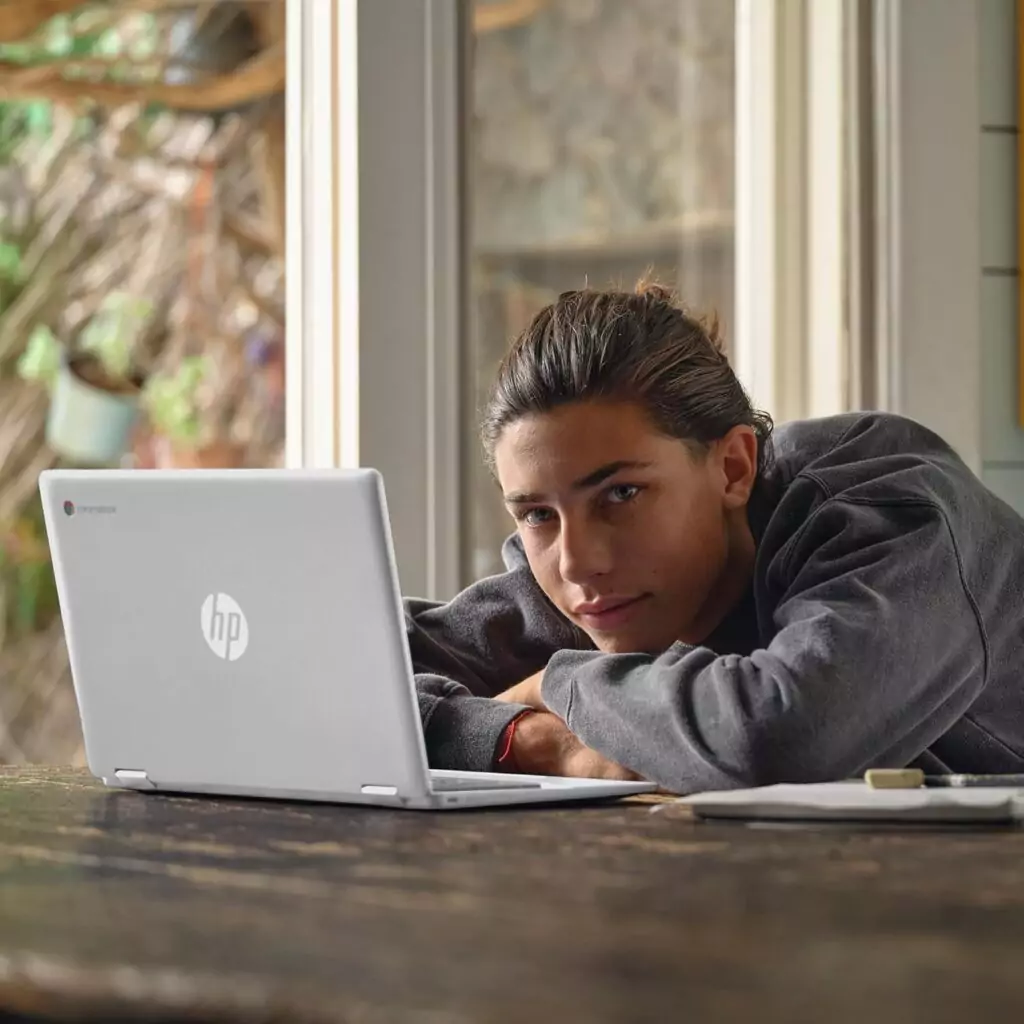 Explore the HP Chromebook 14-inch FHD, optimized for educators with an Intel N100 processor, 4GB RAM, and 64GB eMMC storage for efficient learning.