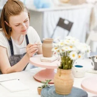 Explore creativity with this 28-piece pottery tools set for kids. Ideal for polymer air dry clay crafting, this educational kit enhances artistic skills.