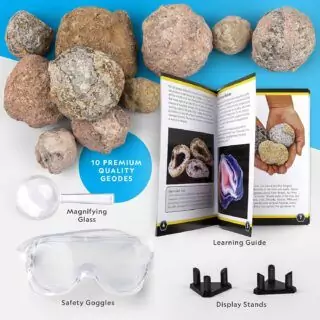 STEM Geodes Kit: Includes goggles and display stands for a hands-on educational exploration experience. Perfect for learning about geology and minerals.
