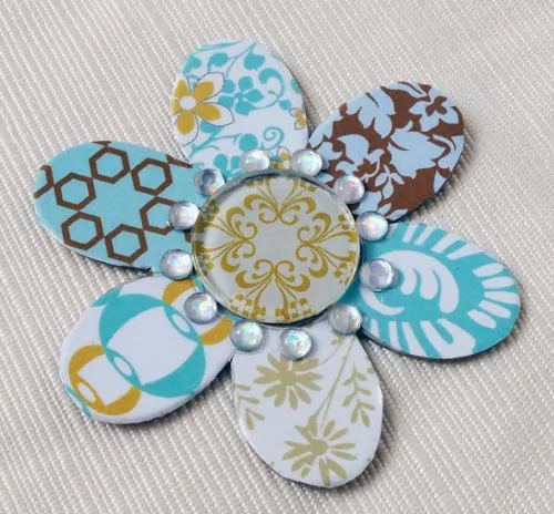 Enhance your classroom art projects with Mod Podge Extreme Sparkle 8oz, perfect for adding unique, glittering effects to creative designs.