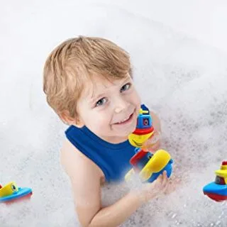 Enhance toddler learning with an engaging Bees and Boat Bath Toys Set, designed for preschool developmental fun and educational play in the bath.