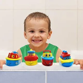 Magnetic boat set for toddlers enhances bath adventures. Perfect educational toy for preschoolers with 3 Bees Me bath toys. Safe, fun, and engaging.
