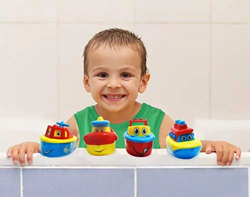 Magnetic boat set for toddlers enhances bath adventures. Perfect educational toy for preschoolers with 3 Bees Me bath toys. Safe, fun, and engaging.
