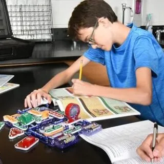 Learn electronics with the Snap Circuits Extreme SC-750. This kit's manual guides you through solar power projects, offering an engaging educational experience.