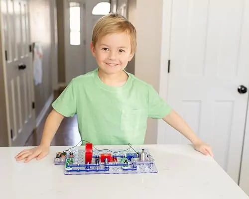 Hands-on learning with Snap Circuits Extreme SC-750, featuring educational solar power projects to enhance STEM skills and understanding of renewable energy.