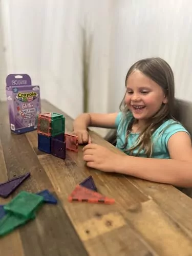 Crayola Mini Magnetic Pip Tiles: Starter Robotics Kit for Kids Encouraging Creative, Colorful Play and Learning through Interactive Fun