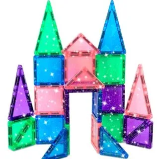 Introduce young minds to robotics with Crayola Mini Magnetic Pip Tiles, a captivating building set that fosters creativity and hands-on learning.