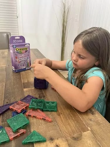 Crayola Mini Magnetic Pip Tiles: Engaging and Colorful Building Set for Kids, Ideal Robotics Kit for Beginners, Encouraging Creative Construction Play