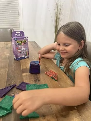 Crayola Mini Magnetic Pip Tiles Robotics Kit: Vibrant Building Set for Beginners Kids, Encouraging Creativity and Early STEM Learning Through Magnetic Play
