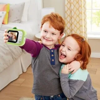 Portable digital microscope featuring a 2.4-inch screen, ideal for STEM education, offers 1000x magnification for detailed exploration and learning.