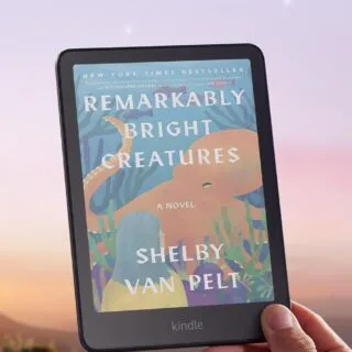 Experience the Kindle Oasis 16GB eReader with a vibrant color display and adjustable warm light for a premium reading experience.