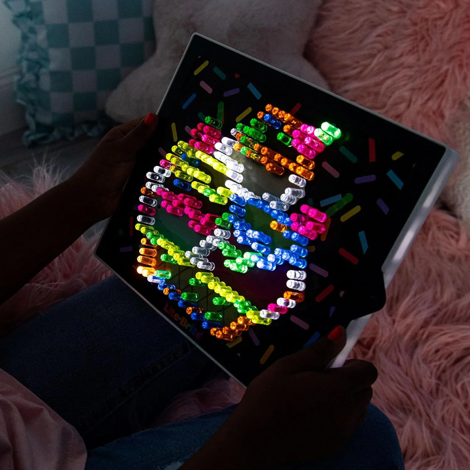 Classic Lite-Brite Retro Toy: Engaging light-up art activity that enhances educational learning through creativity and play. Perfect for kids.