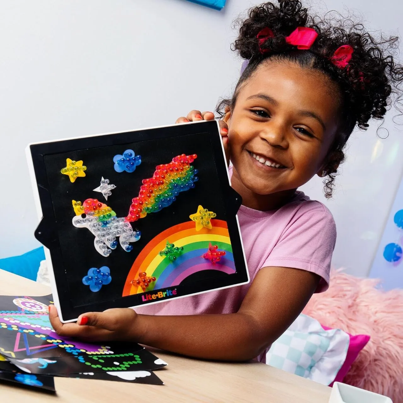 Classic Lite Brite Retro Toy for kids to create vibrant light art. A fun and educational activity that sparks creativity and imagination.